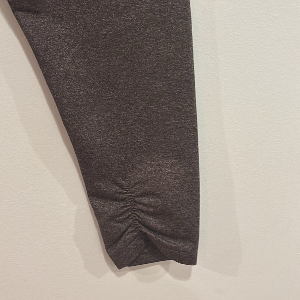 Calvin Klein Performance Capris - image 4